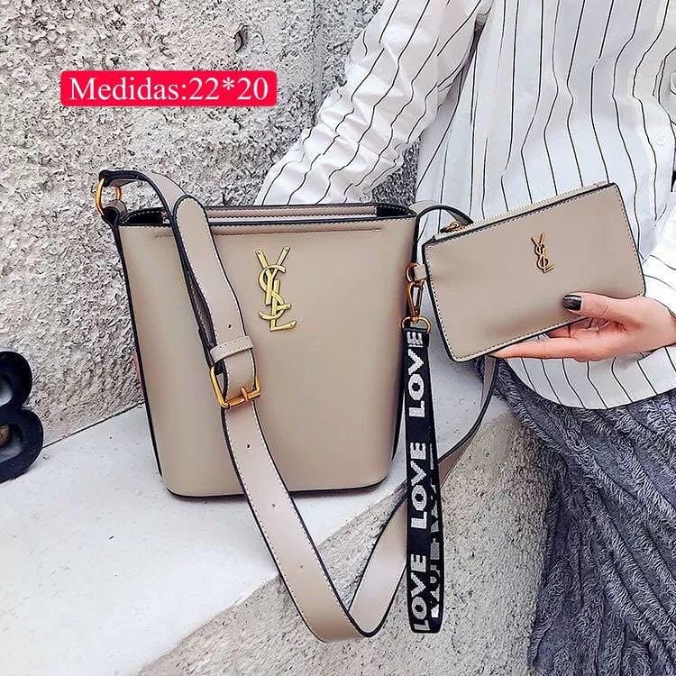 Post 10 by CarterasAta👛 on Instagram (carousel)