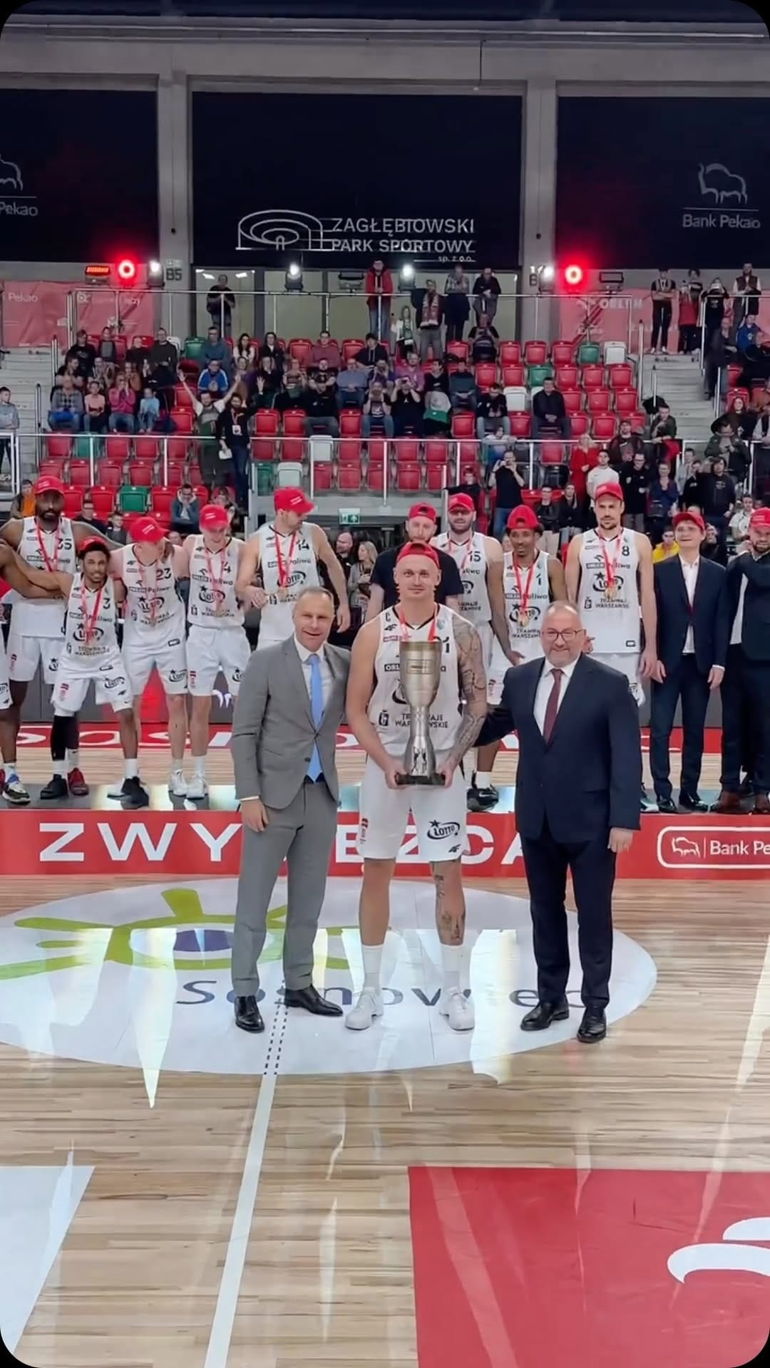 Post 10 by Marcel Ponitka on Instagram (video)