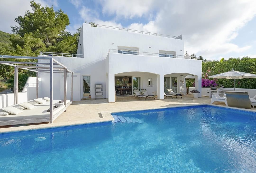 Post 3 by IBIZALIVING on Instagram (carousel)