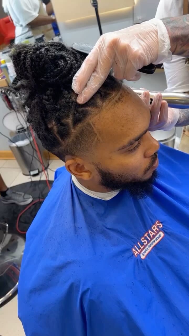 Post 1 by ALLSTAR’S SPORTS BARBERSHOP™️ on Instagram (video)