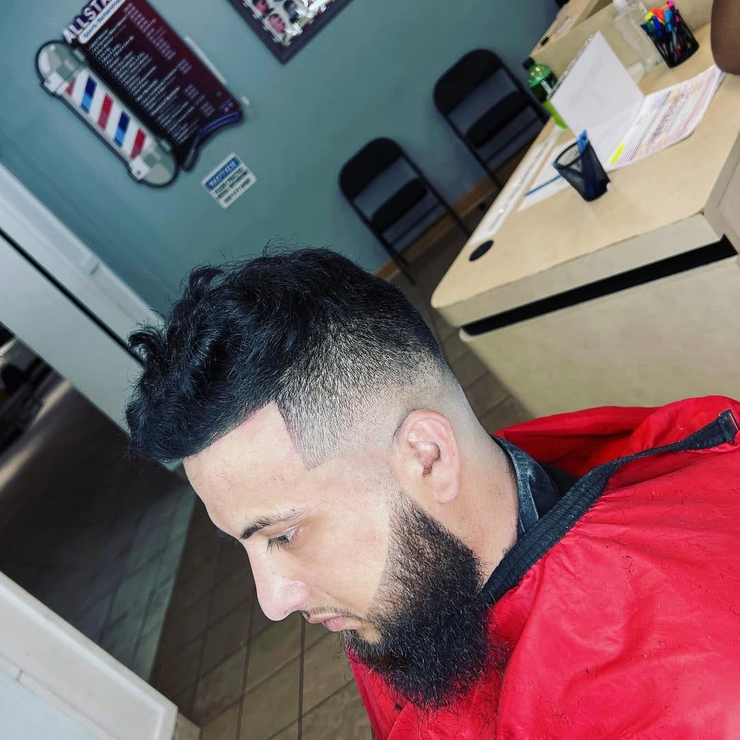 Post 6 by ALLSTAR’S SPORTS BARBERSHOP™️ on Instagram (image)