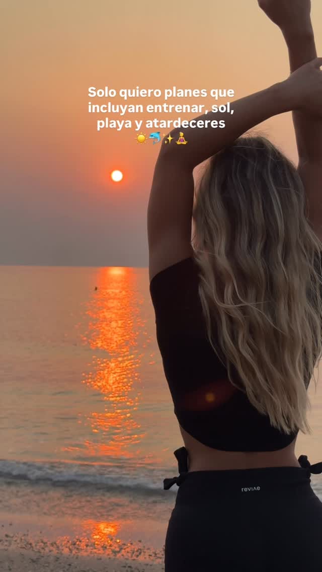 Post 2 by Natalia Bueno <3 on Instagram (video)