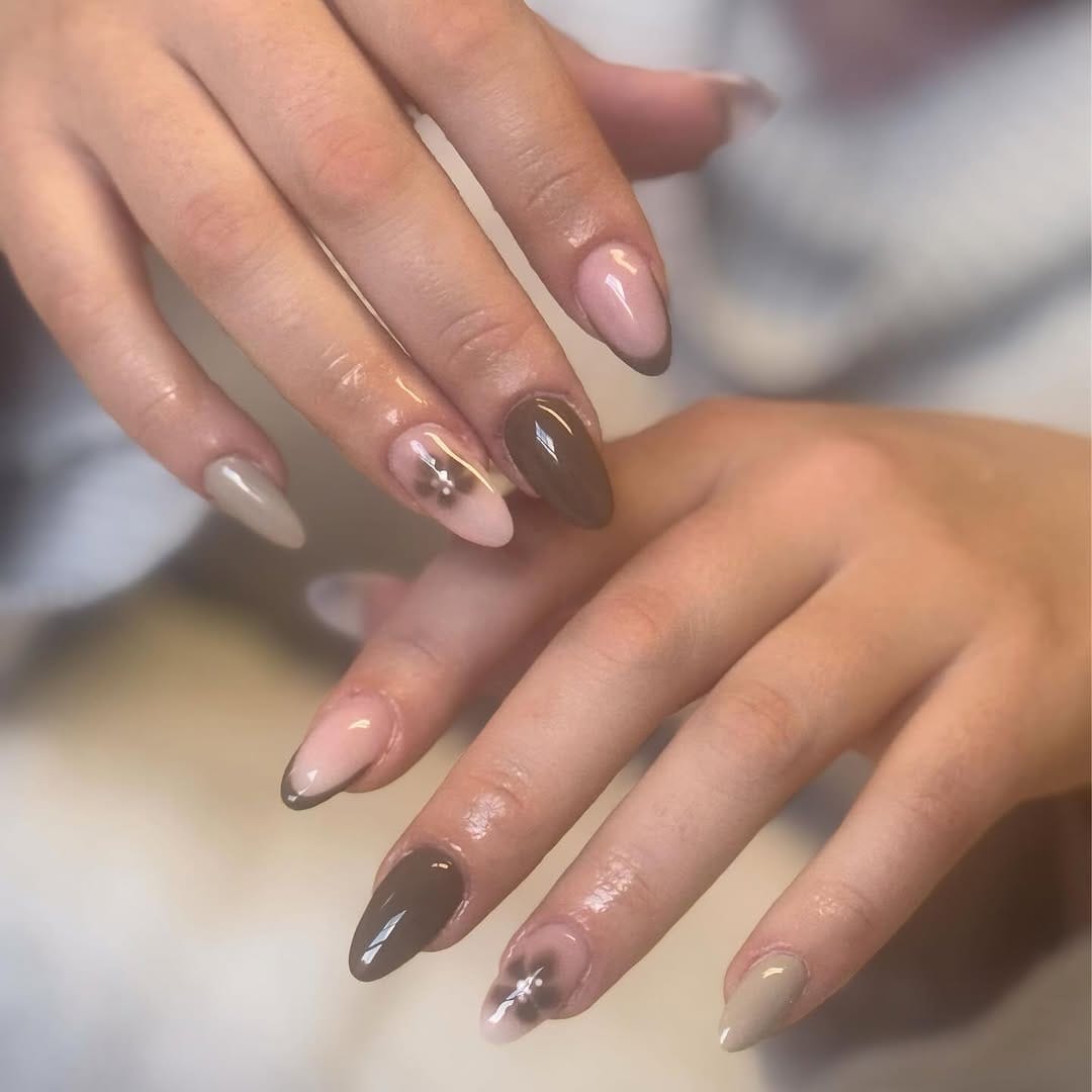 Post 6 by 🦋 Loulabelle Nails 🦋 on Instagram (image)