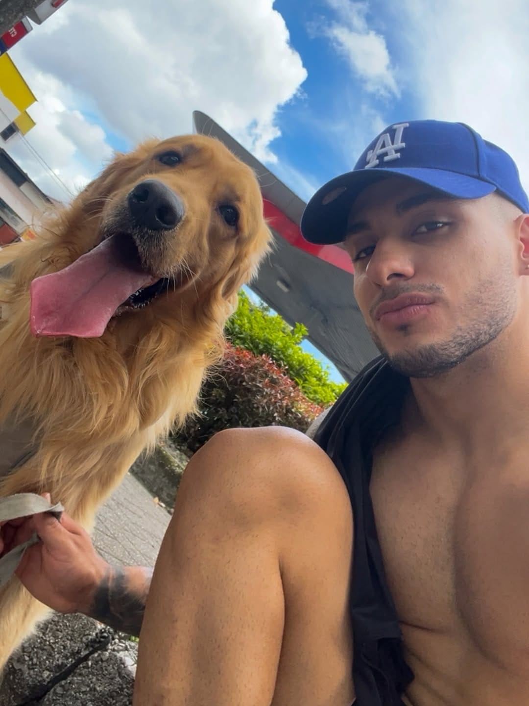 Post 4 by Sebastian Ocampo on Instagram (carousel)
