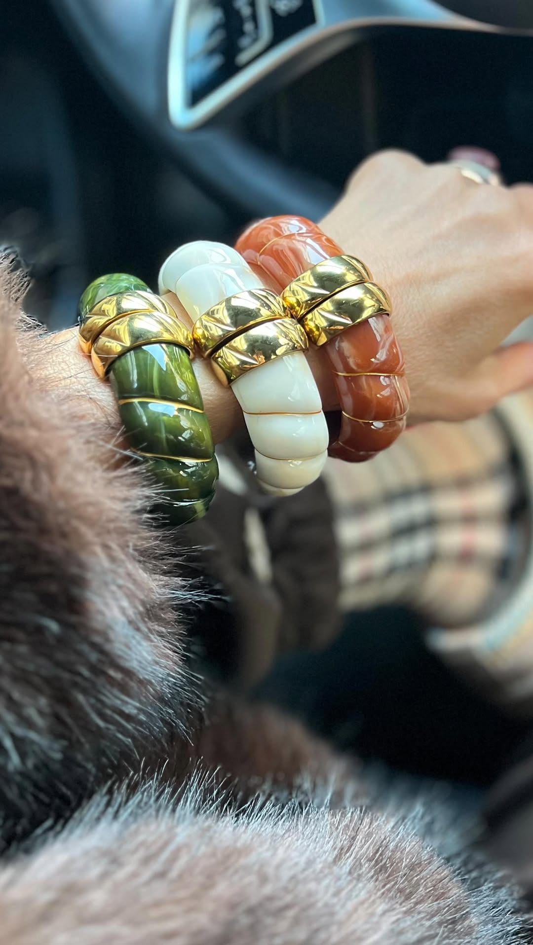 Post 4 by 𝐂𝐀𝐒𝐀 𝐏𝐀𝐑𝐈® Fashion & Jewelry Boutique on Instagram (video)