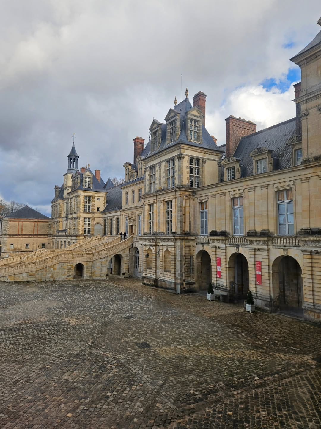 Post 3 by Jeremie on Instagram (image)