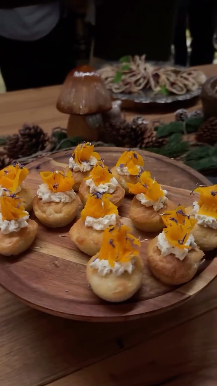 Post 1 by @esprit2famille on Instagram (video)