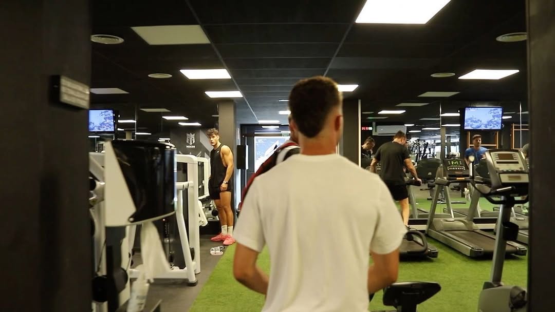 Post 8 by Carlos Doncel on Instagram (video)