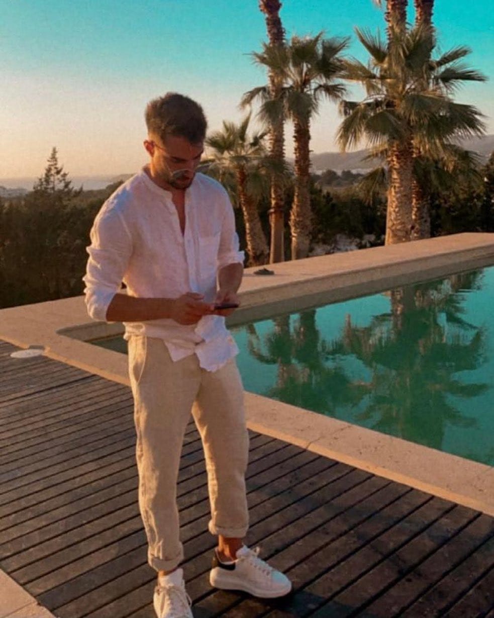 Post 10 by Carlos Doncel on Instagram (image)