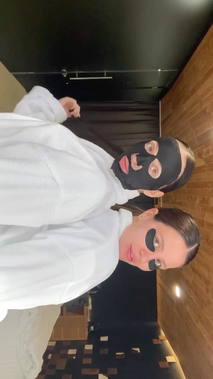Post 1 by RARE Paris on Instagram (video)