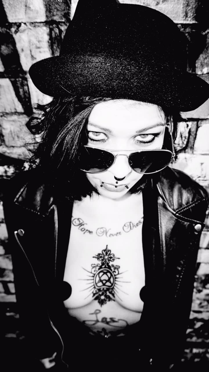 Post 8 by Lola Las Vegas on Instagram (video)