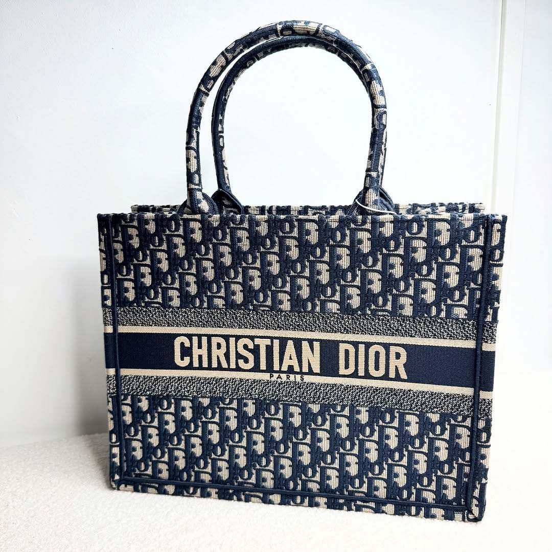 Post 5 by SAC DE LUXE ✨ on Instagram (image)