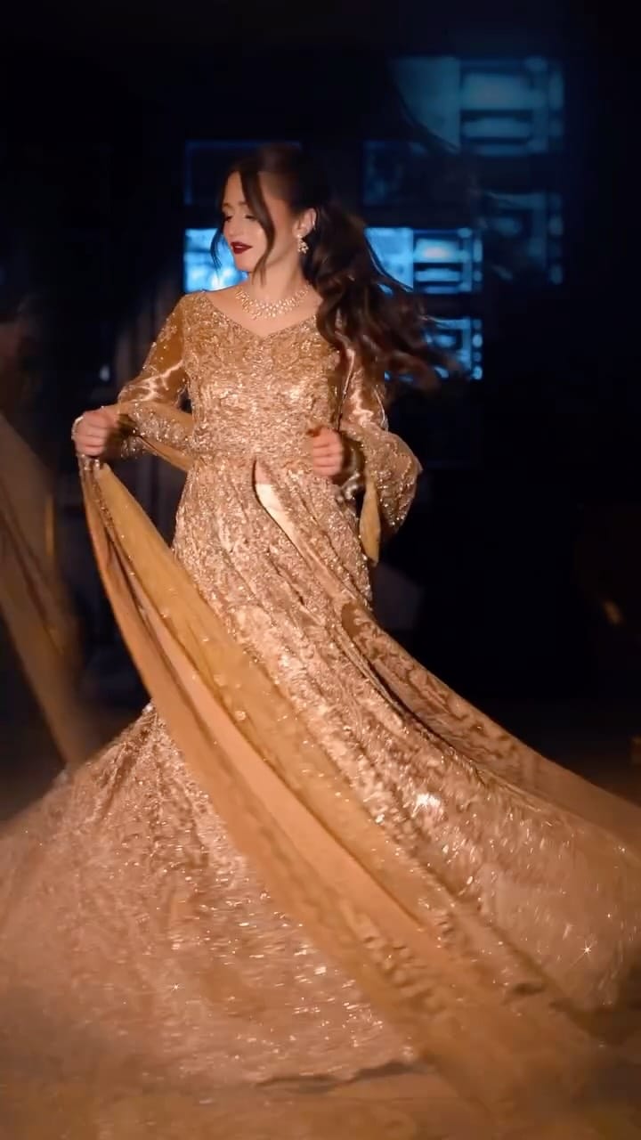 Post 4 by 𝗚𝘂𝗹𝘀𝗮𝗺 𝗕𝗲𝗮𝘂𝘁𝘆 𝗟𝗼𝘂𝗻𝗴𝗲 on Instagram (video)
