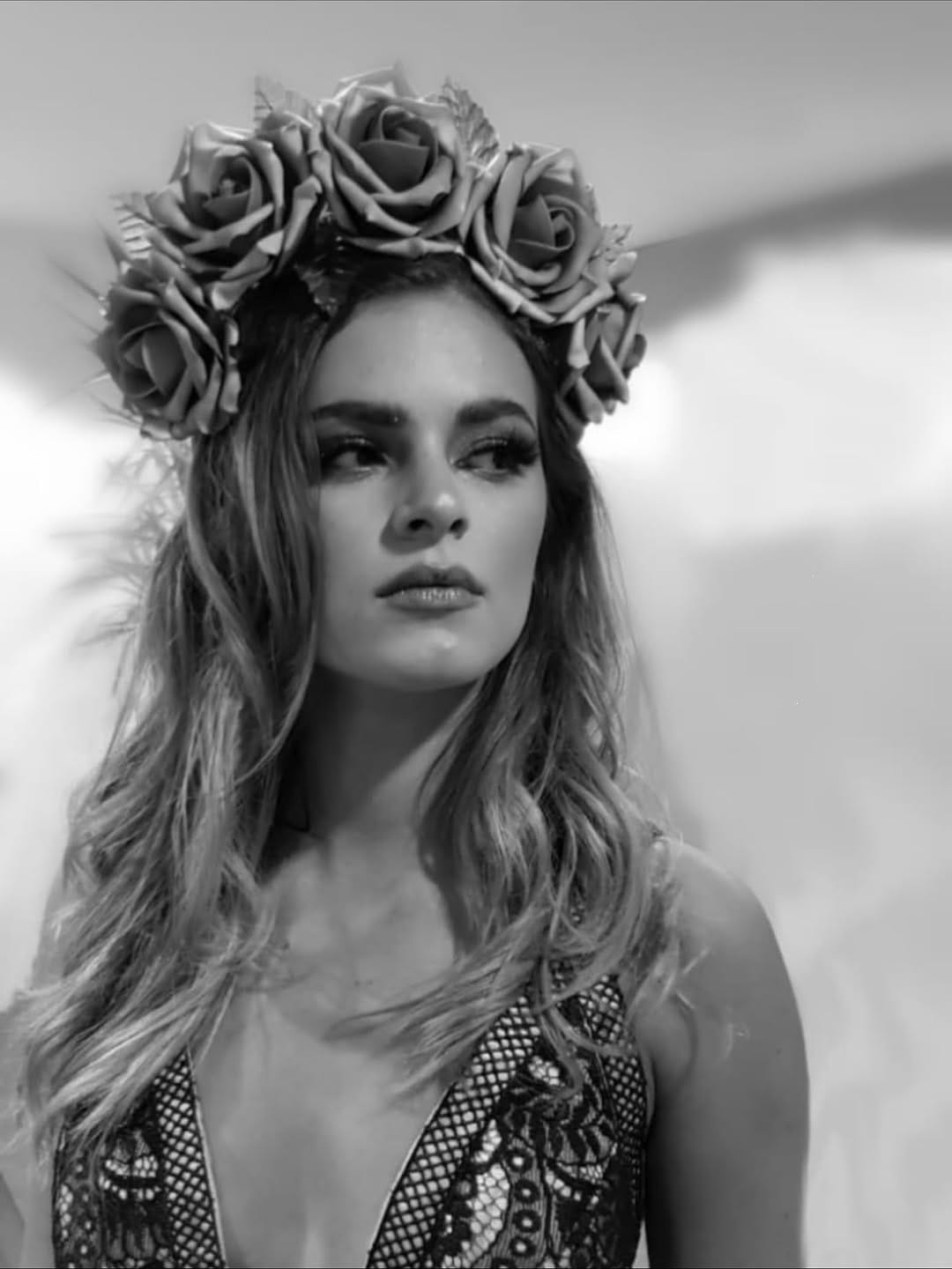 Post 4 by Tiara Design Handmade Hairaccessories on Instagram (carousel)