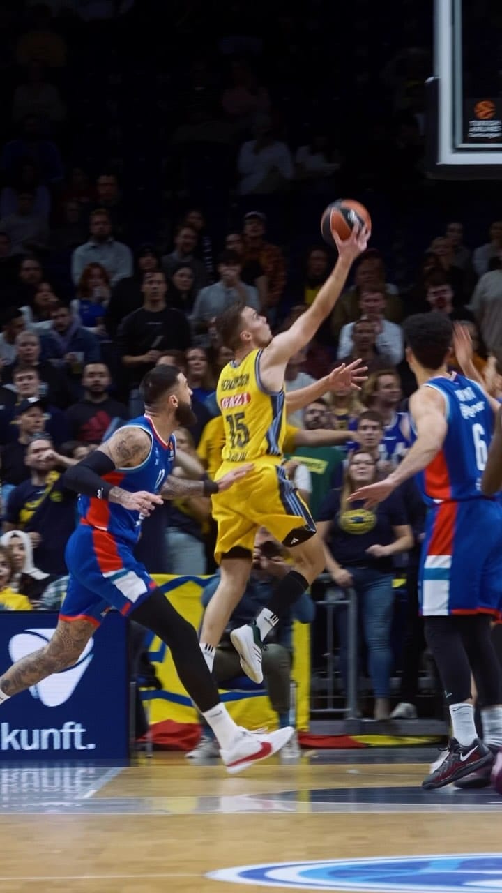 Post 2 by Martin Hermannsson on Instagram (video)