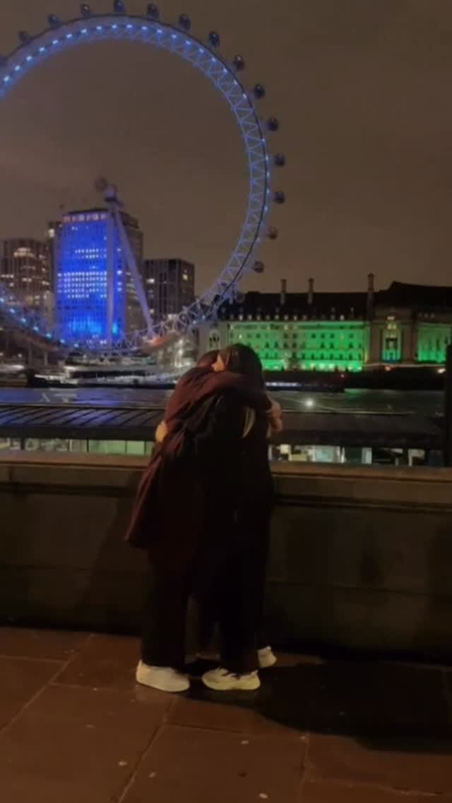 Post 2 by Mirely on Instagram (video)