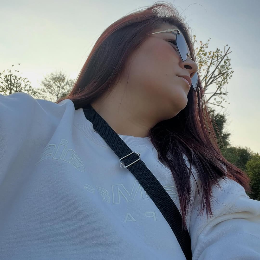 Post 4 by Mirely on Instagram (carousel)