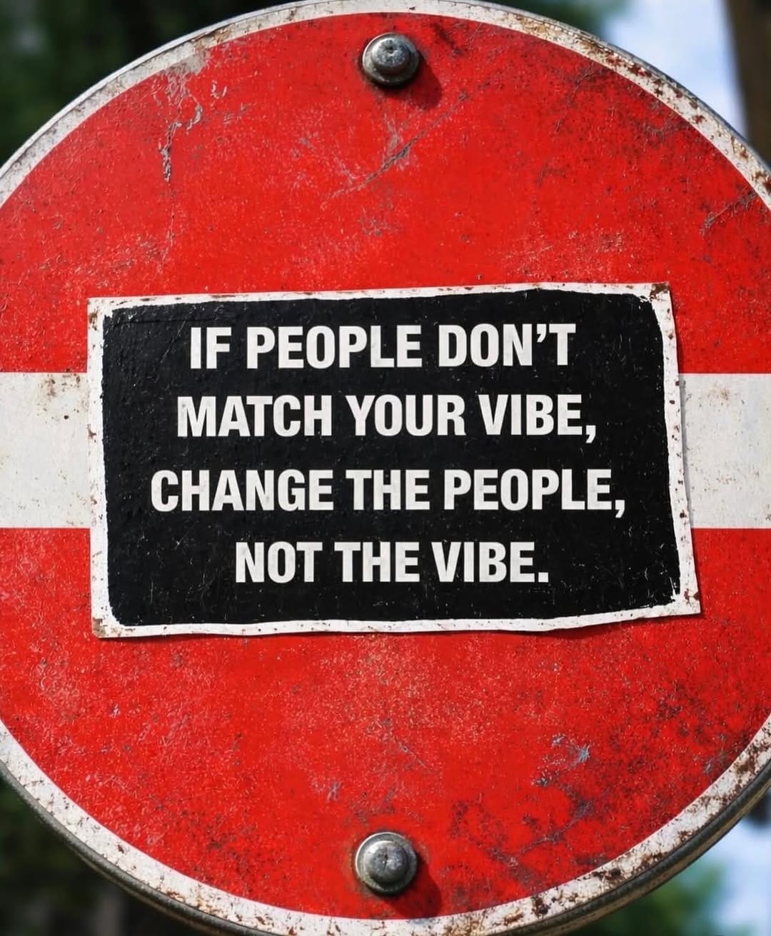 Post 5 by Eric Rabesandratana officiel on Instagram (image)