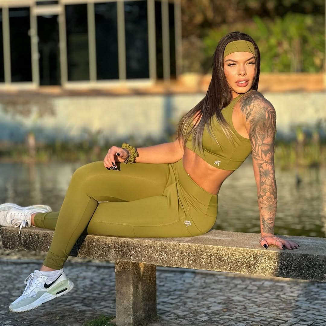 Post 5 by ®️RAFAELA SOUZA on Instagram (image)