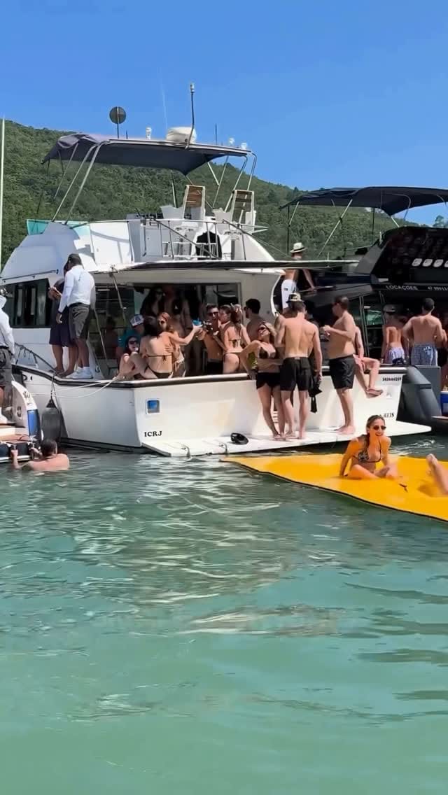 Post 3 by Alquiler De Lanchas Cartagena® on Instagram (video)