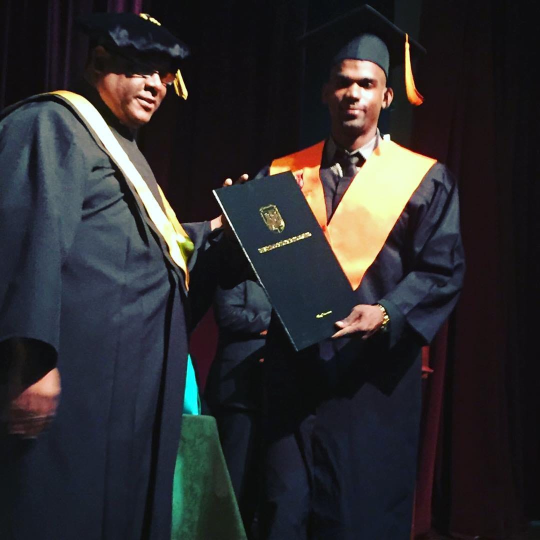 Post 10 by Ifbbpro Larry Angelo Zimmerman on Instagram (image)