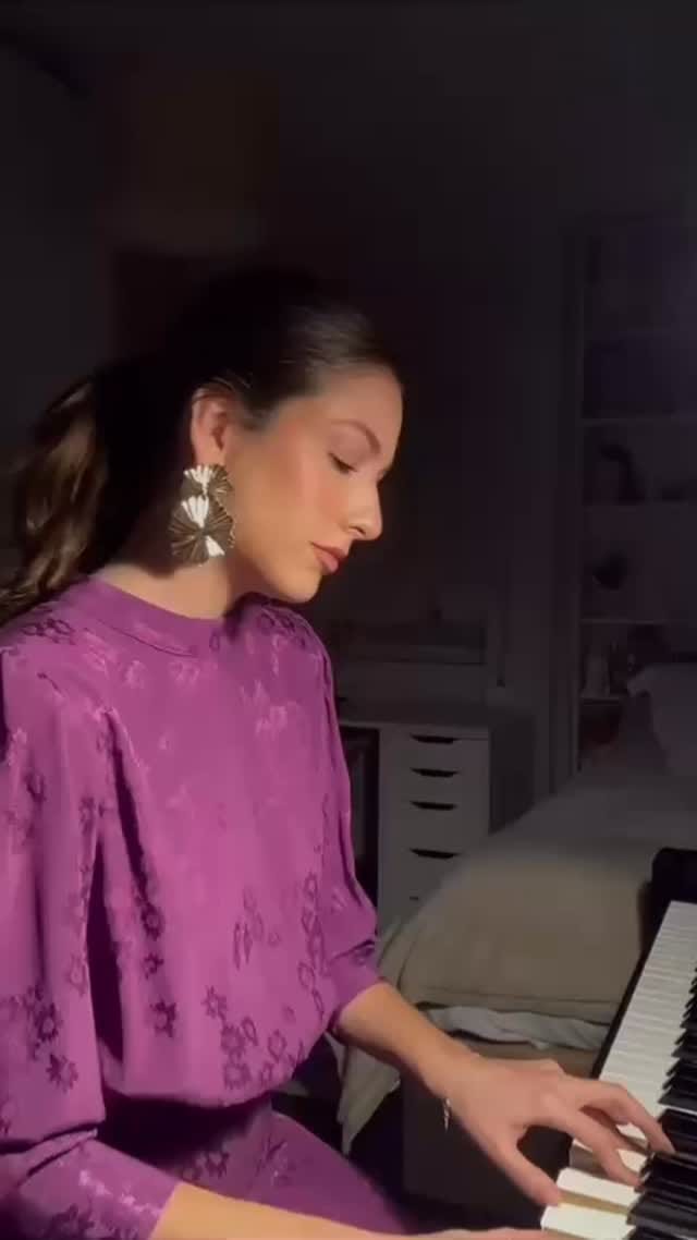 Post 5 by Mimage Shop on Instagram (video)