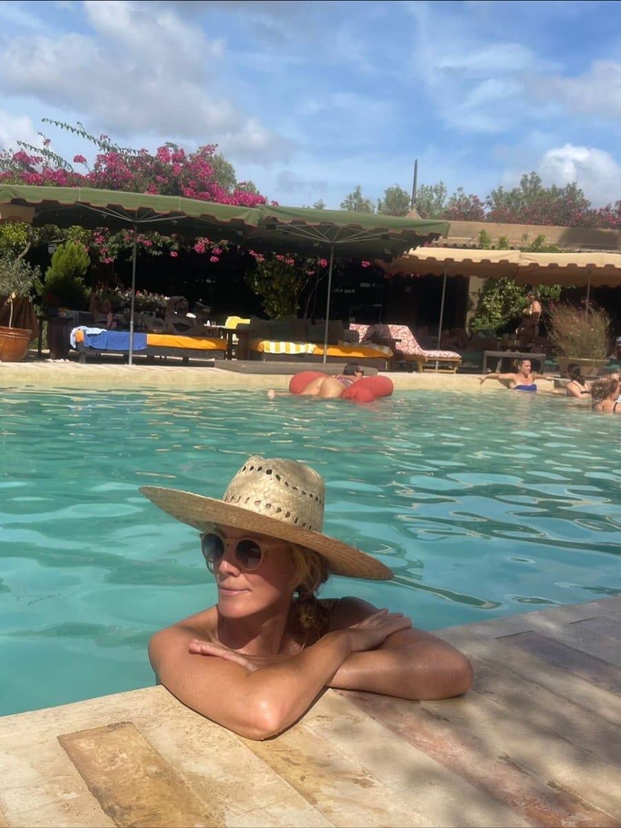 Post 5 by Hannah Swales- Yoga Instructor on Instagram (carousel)