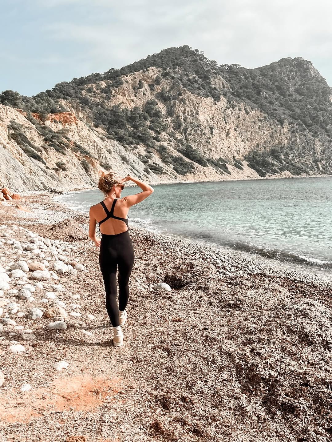 Post 4 by Hannah Swales- Yoga Instructor on Instagram (carousel)