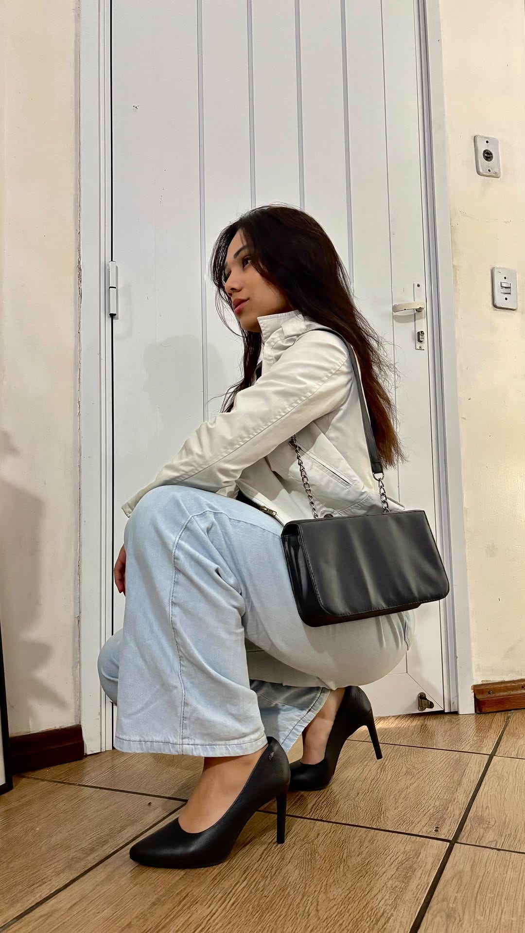 Post 6 by Ilany Larissa on Instagram (video)