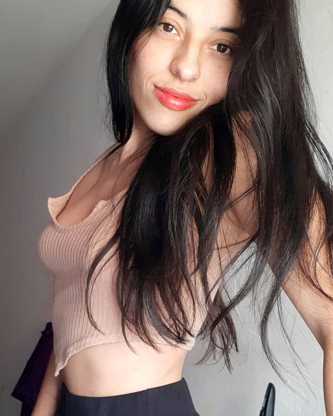 Post 6 by Emi on Instagram (image)