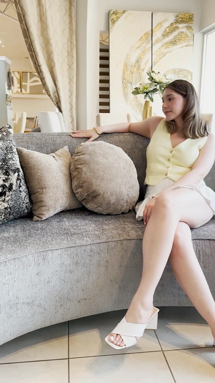 Post 8 by In Muebles Gallery on Instagram (video)