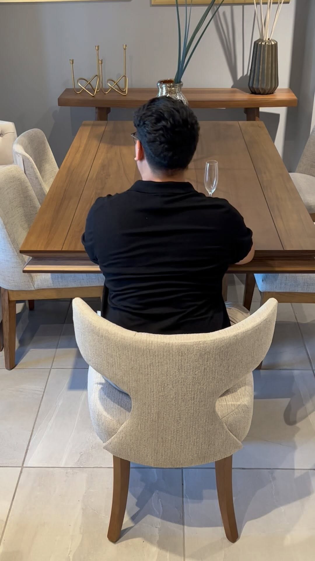 Post 9 by In Muebles Gallery on Instagram (video)