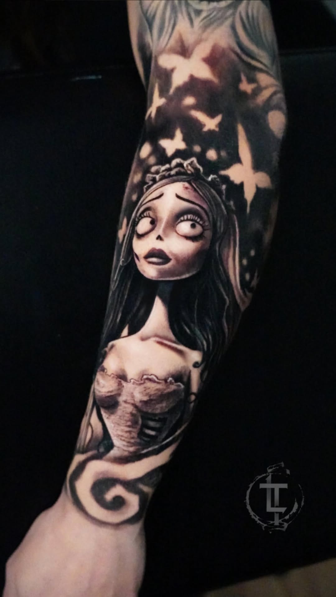 Post 4 by Lolo Torres Tattoo on Instagram (video)