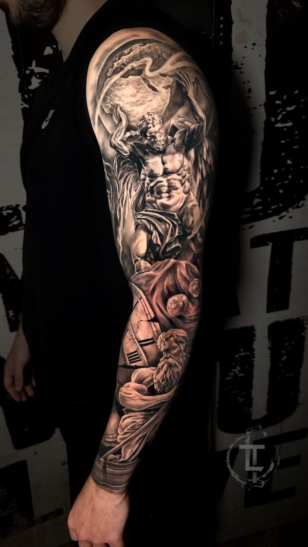 Post 7 by Lolo Torres Tattoo on Instagram (video)