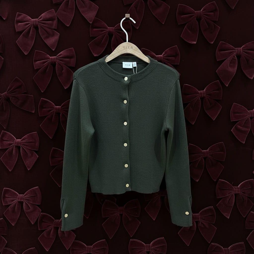 Post 6 by Boutique Carlandria on Instagram (image)