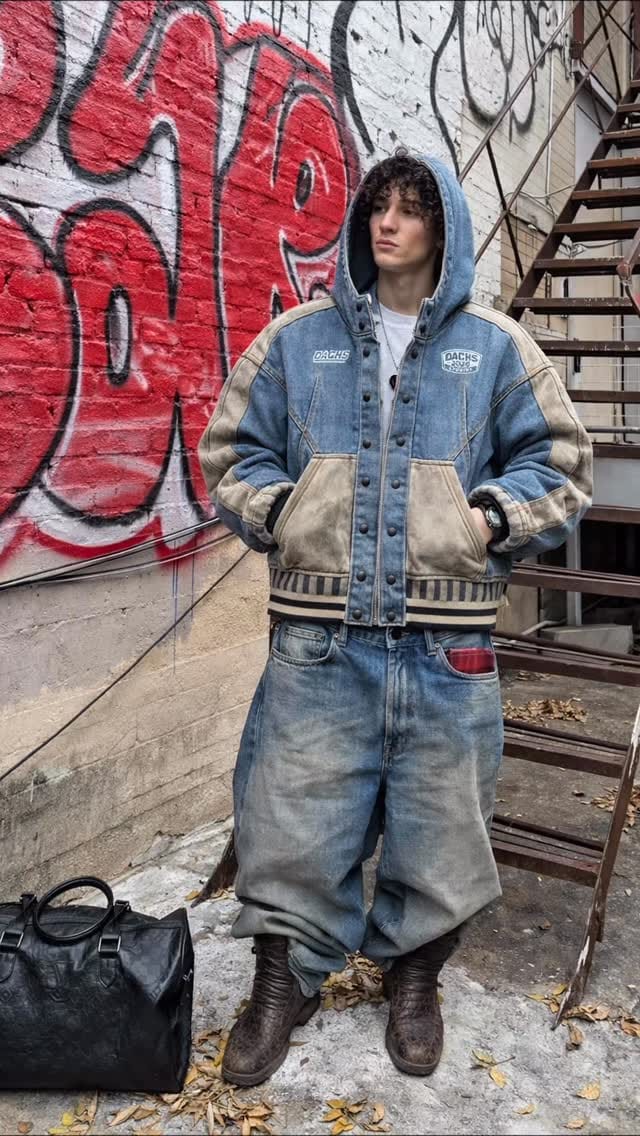Post 8 by 𝐌𝐫. 𝐃𝐚𝐜𝐡𝐬 / Fashion Designer on Instagram (video)