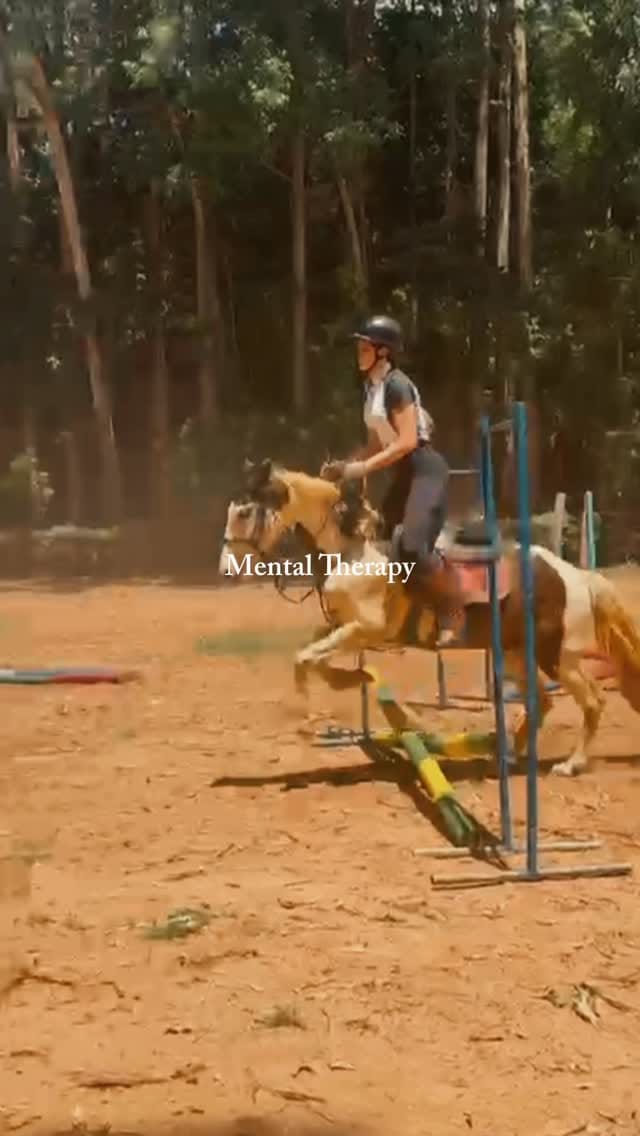 Post 9 by Isabella Martins on Instagram (video)