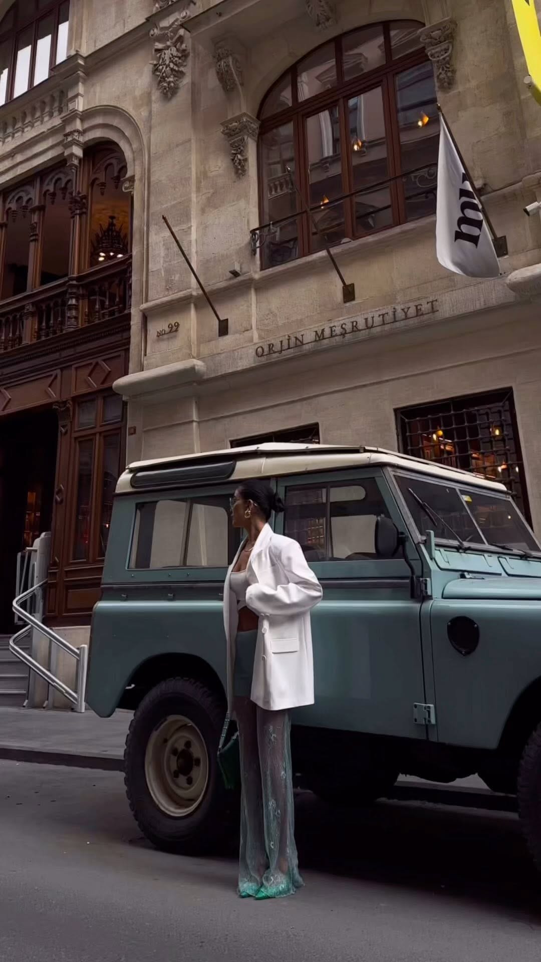Post 1 by ALASKA on Instagram (video)