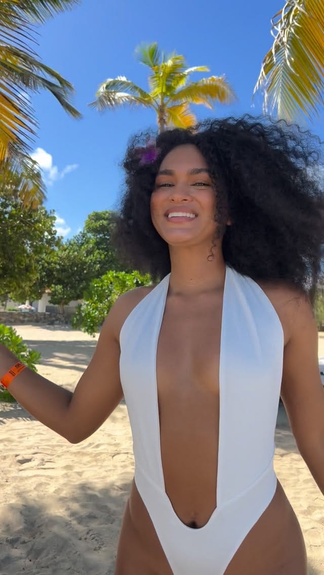 Post 2 by AFRO MODEL❤ on Instagram (video)