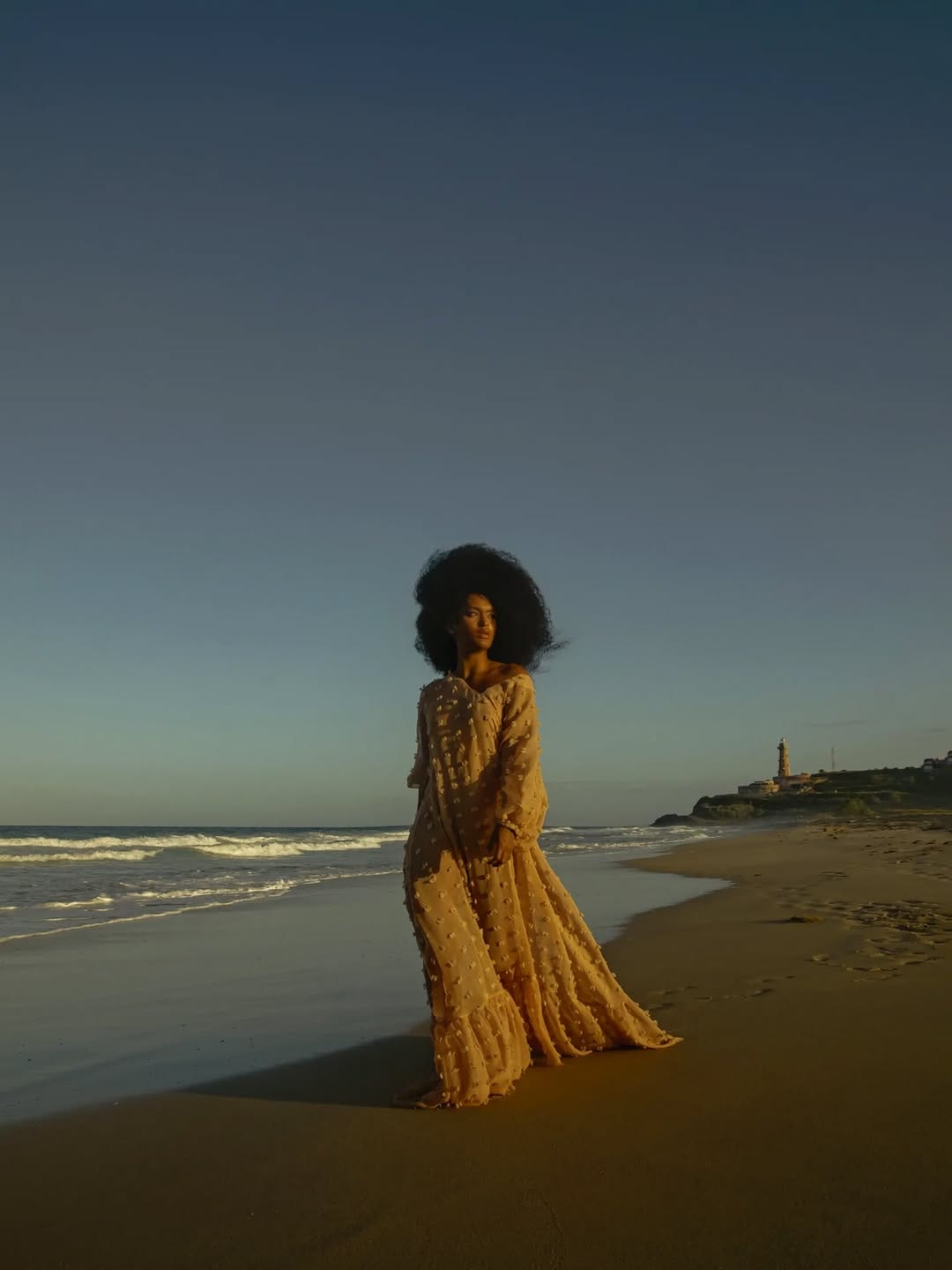 Post 3 by AFRO MODEL❤ on Instagram (carousel)