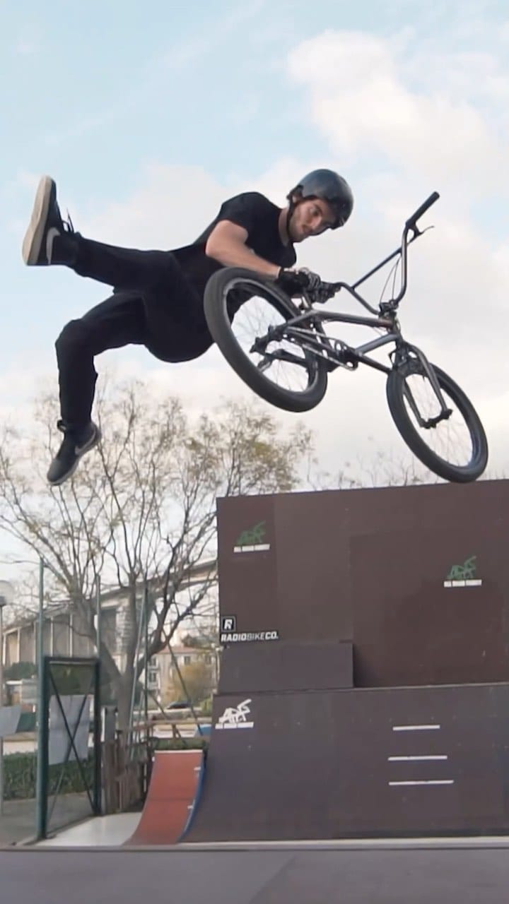 Post 8 by ⚡️Gonzy ⚡️ on Instagram (video)