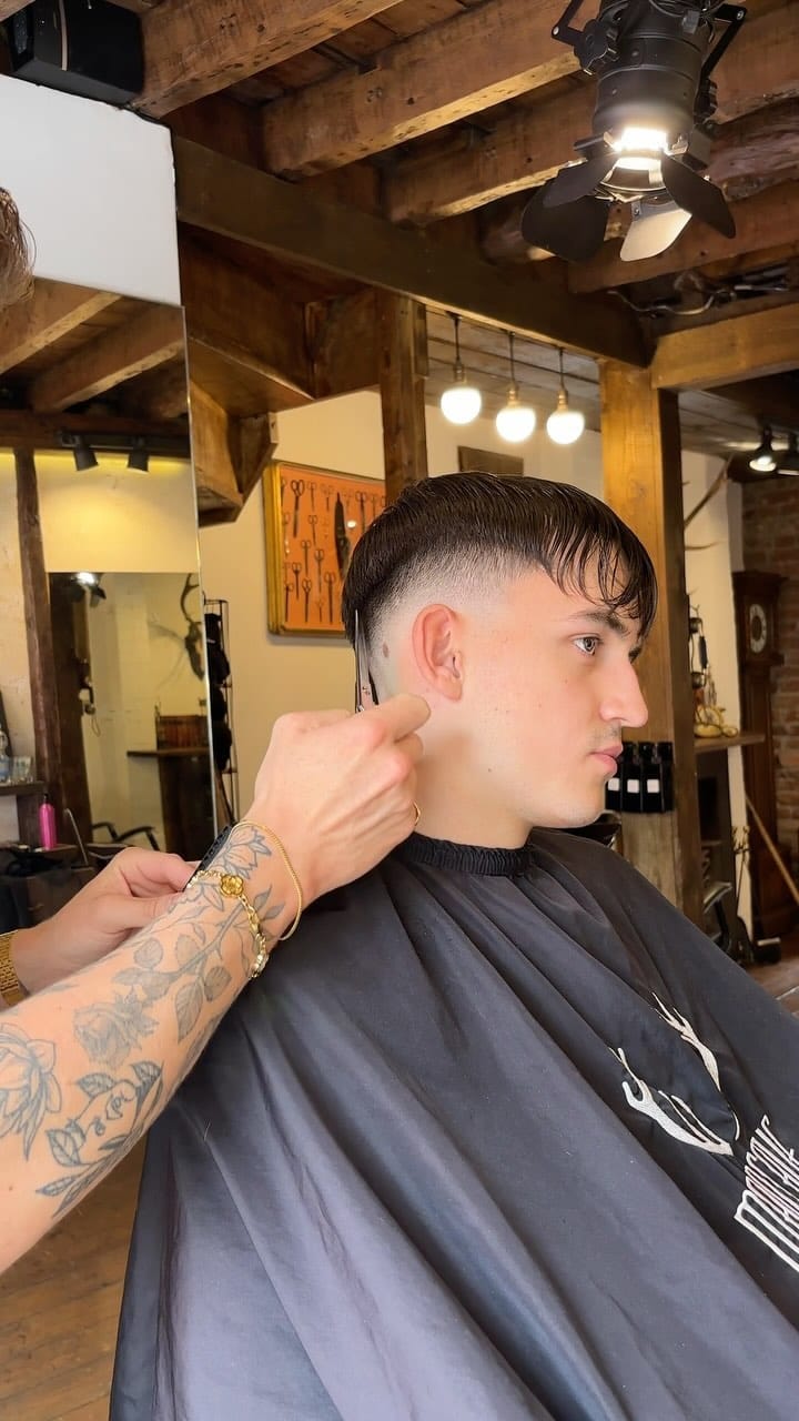 Post 4 by 𝐌𝐚𝐧𝐜𝐚𝐯𝐞 𝐁𝐚𝐫𝐛𝐞𝐫𝐬 on Instagram (video)