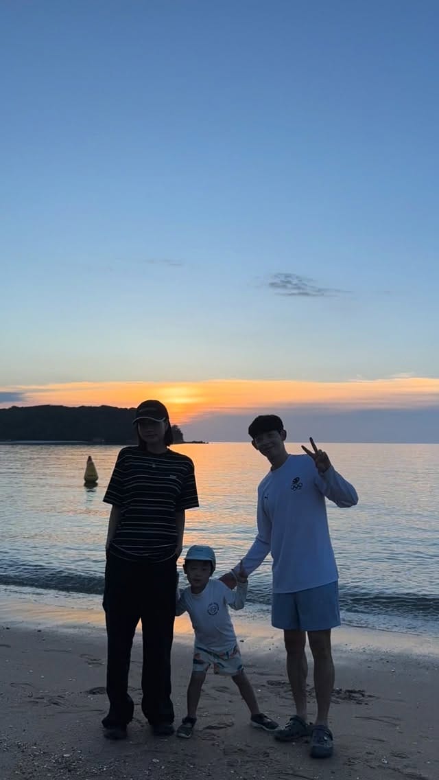 Post 6 by Jung Su Lee on Instagram (video)