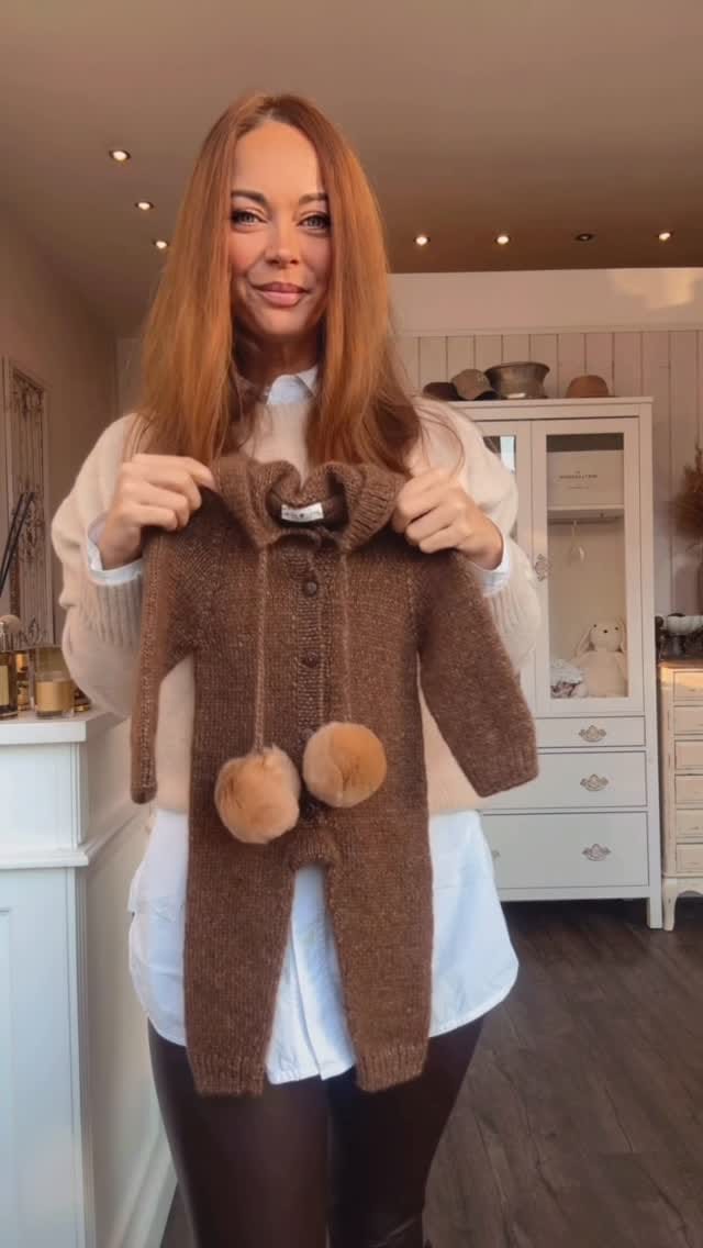 Post 8 by KNITWEAR & BEAUTY _dresden on Instagram (video)