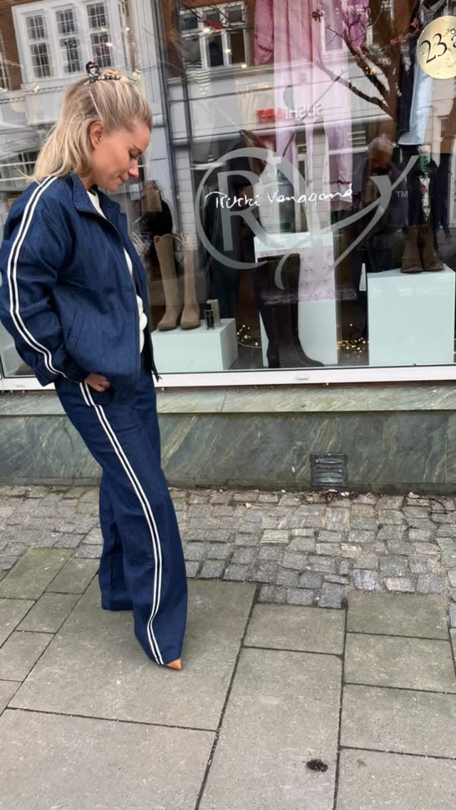 Post 9 by Rikki Vanggaard on Instagram (video)