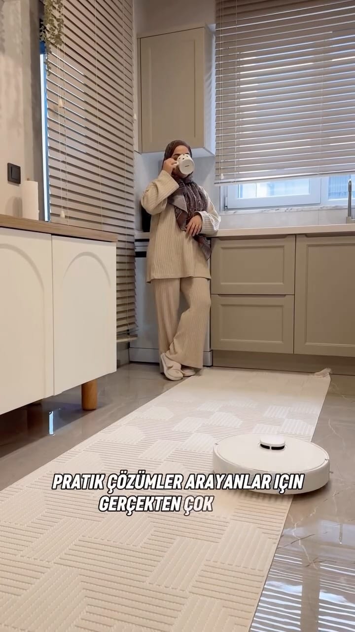 Post 4 by Sümeyra Kaya on Instagram (video)