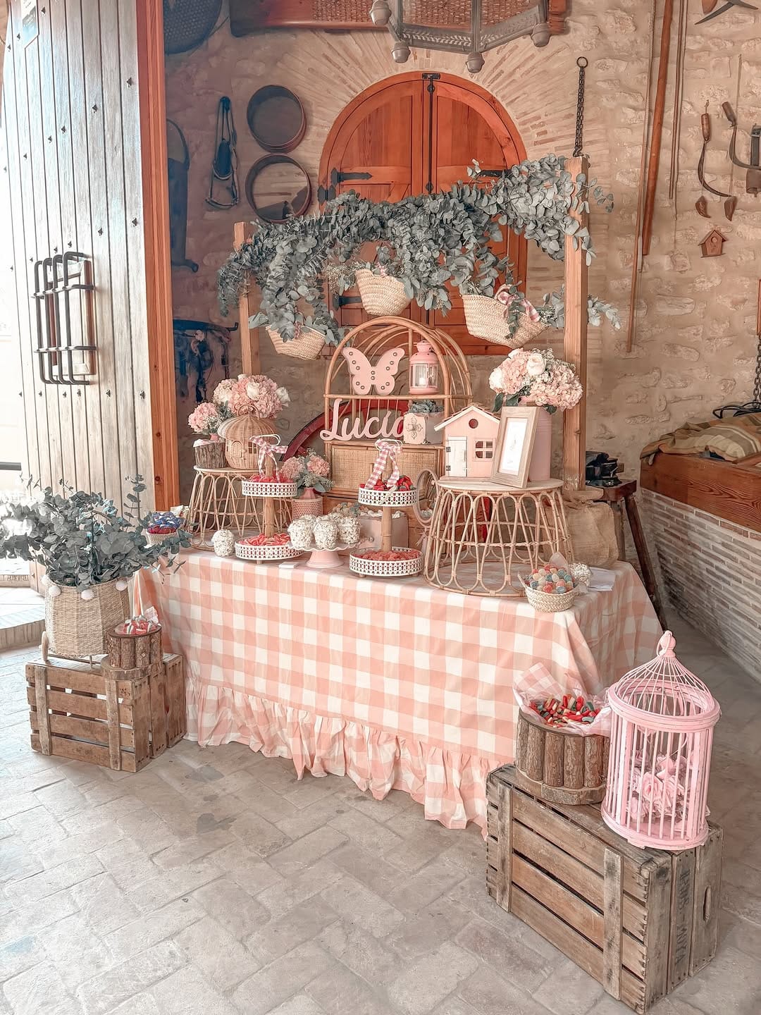 Post 5 by Ohlala Candy Bar on Instagram (carousel)