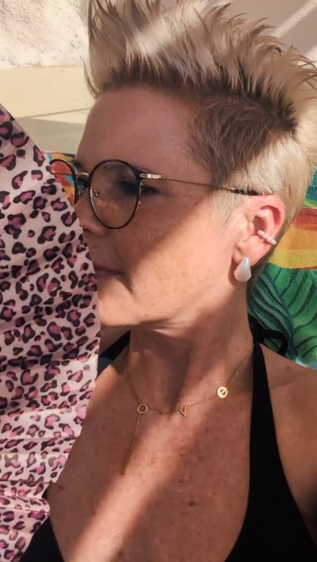 Post 1 by ELA on Instagram (video)