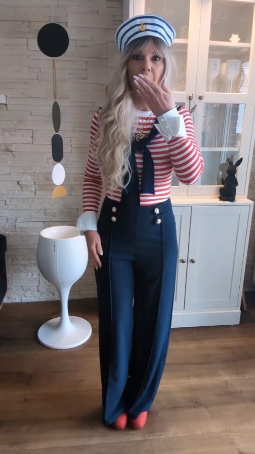 Post 7 by ELA on Instagram (video)