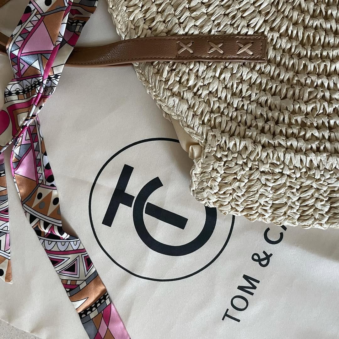 Post 3 by Tom & Cara on Instagram (image)
